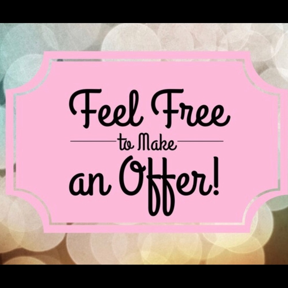 Feel free to make an offer! All reasonable offers are considered. 😊✨🤍🤞💋
